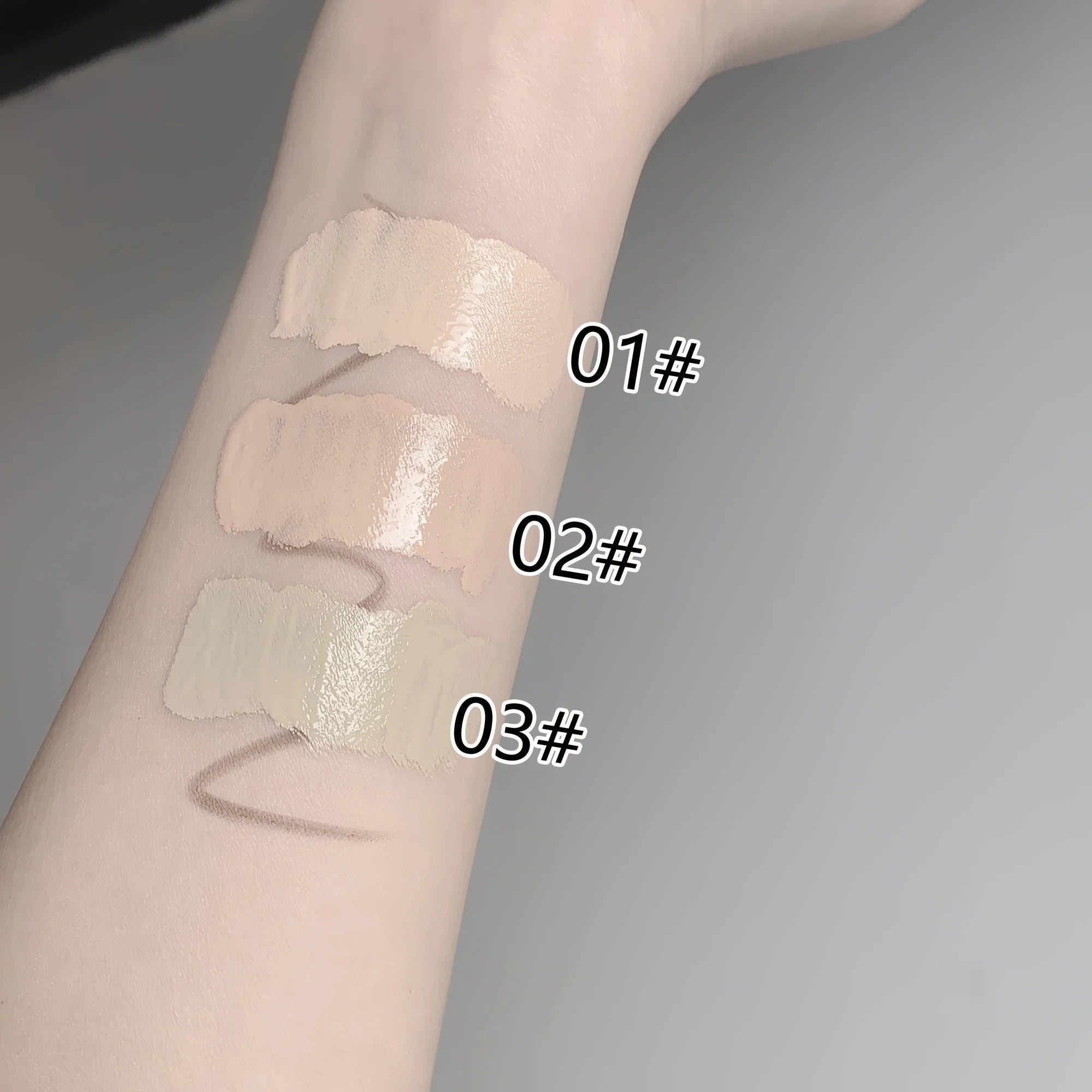 Silky seamless concealer for lasting coverage of acne spots and dark circles under the eyes concealer